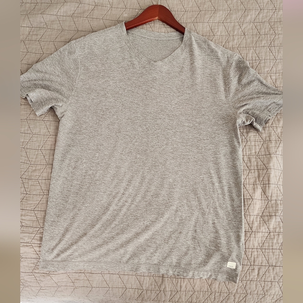 Vuori Heather Gray Short Sleeve V-Neck T-Shirt - L